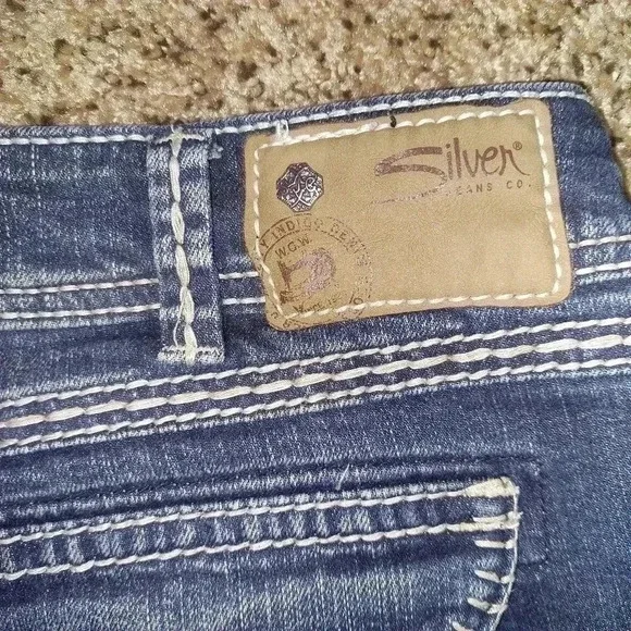 Silver Berkley Flap Women’s Blue Jeans Denim Size w26/L30 Stretchy Straight Embr - Picture 9 of 10